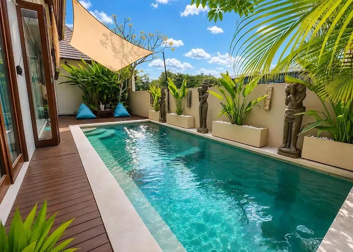 Luxury 3br Pool Walk To Finns Canggu