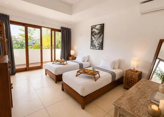Luxury 3br Pool Walk To Finns Vakantiehuis Canggu