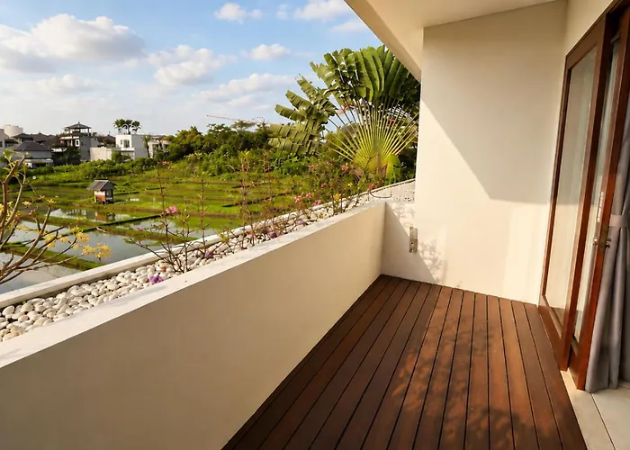 Luxury 3br Pool Walk To Finns Vakantiehuis Canggu