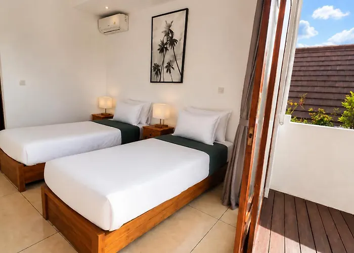 Vakantiehuis Luxury 3br Pool Walk To Finns Canggu