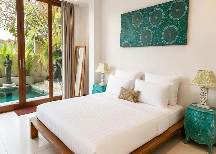Luxury 3br Pool Walk To Finns Canggu
