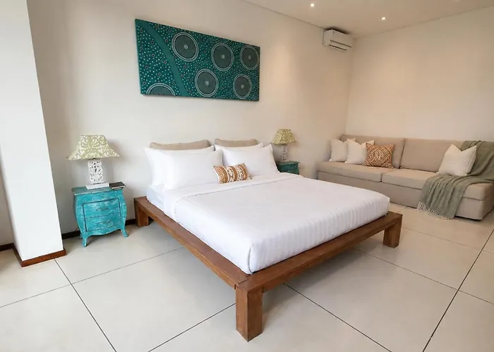 Luxury 3br Pool Walk To Finns * Canggu