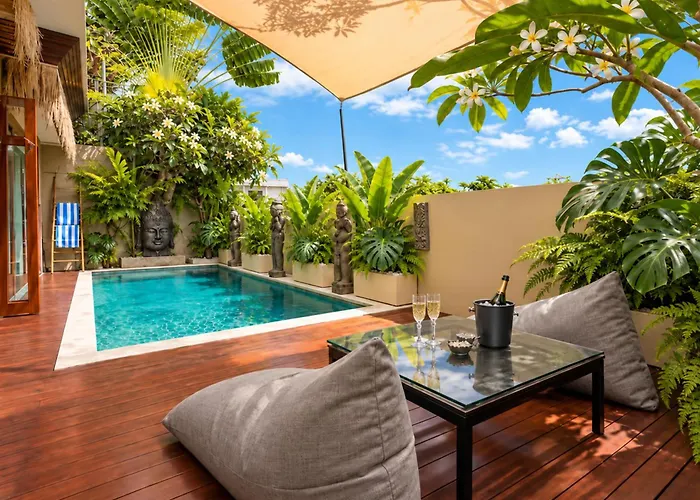 Luxury 3br Pool Walk To Finns * Canggu