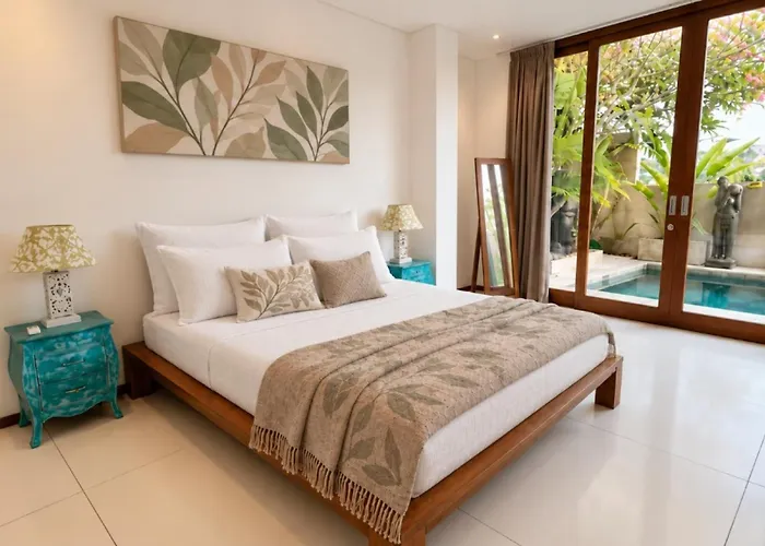 Luxury 3br Pool Walk To Finns Canggu