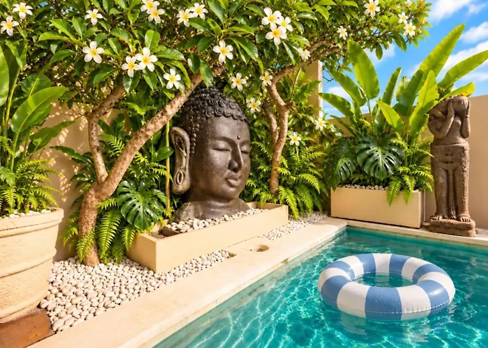 Vakantiehuis Luxury 3br Pool Walk To Finns Canggu