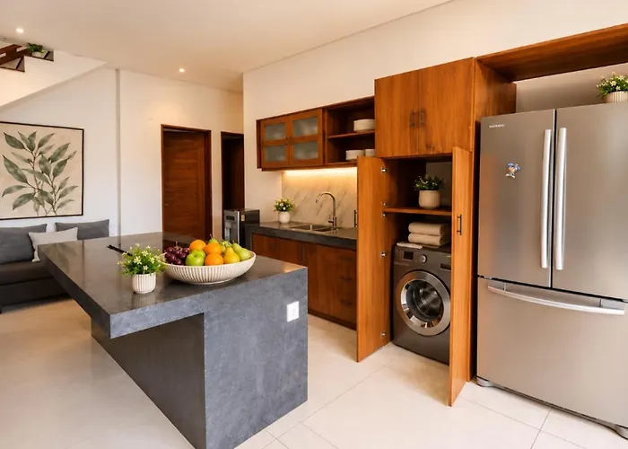 Luxury 3br Pool Walk To Finns Vakantiehuis Canggu