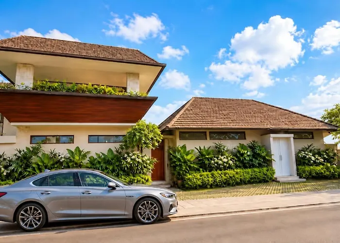 Vakantiehuis Luxury 3br Pool Walk To Finns Canggu