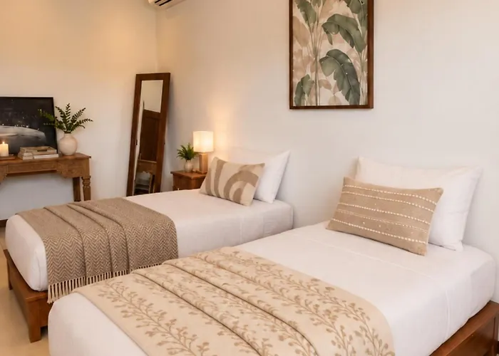 Luxury 3br Pool Walk To Finns * Canggu