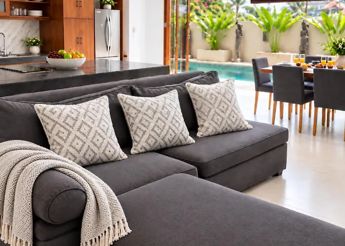 Vakantiehuis Luxury 3br Pool Walk To Finns Canggu